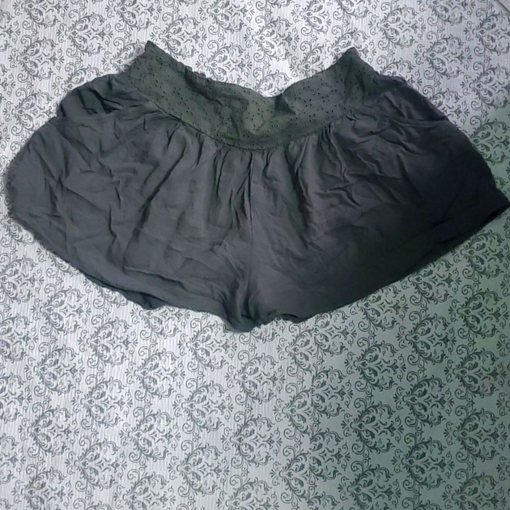 Vintage Y2K Embroidered Green Shorts